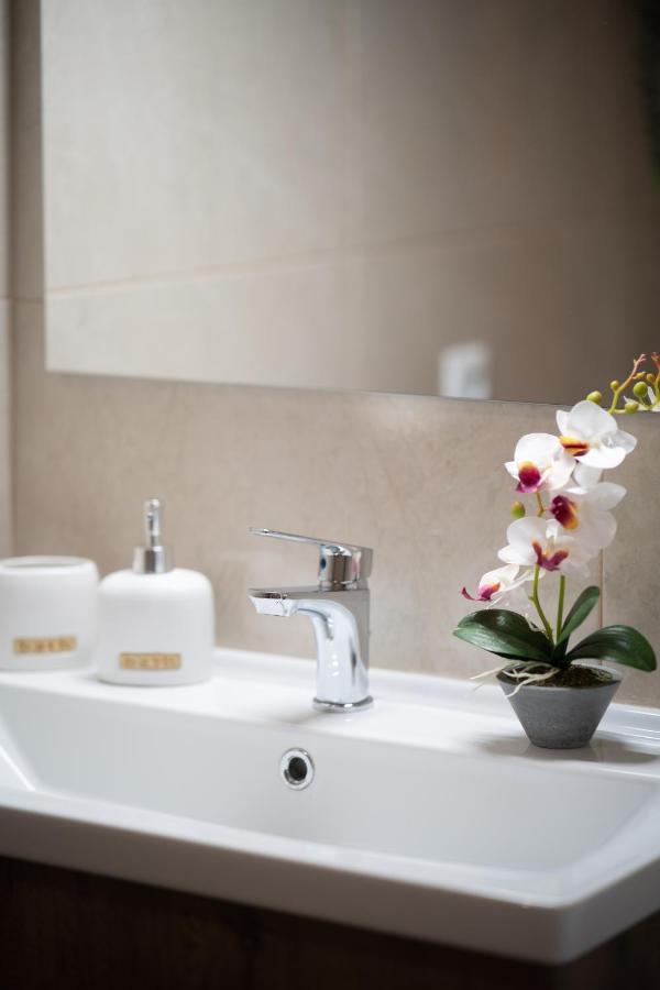 Athenian Dream Apartment-Spacious & Luxurious Ngoại thất bức ảnh